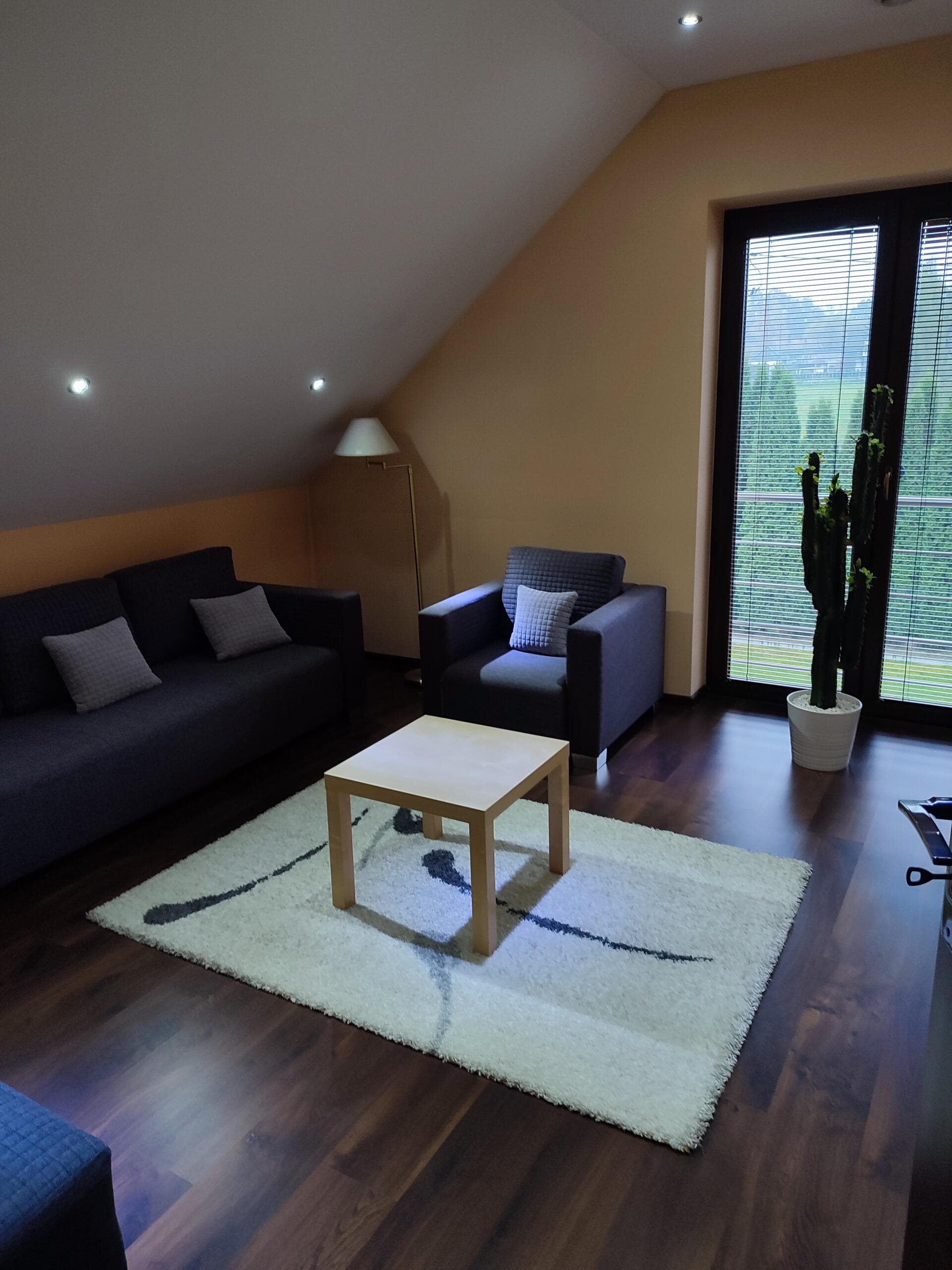 Dom wolnostojący wykończony i umeblowany (178m2 PU) Krzywaczka, działka 1200m2