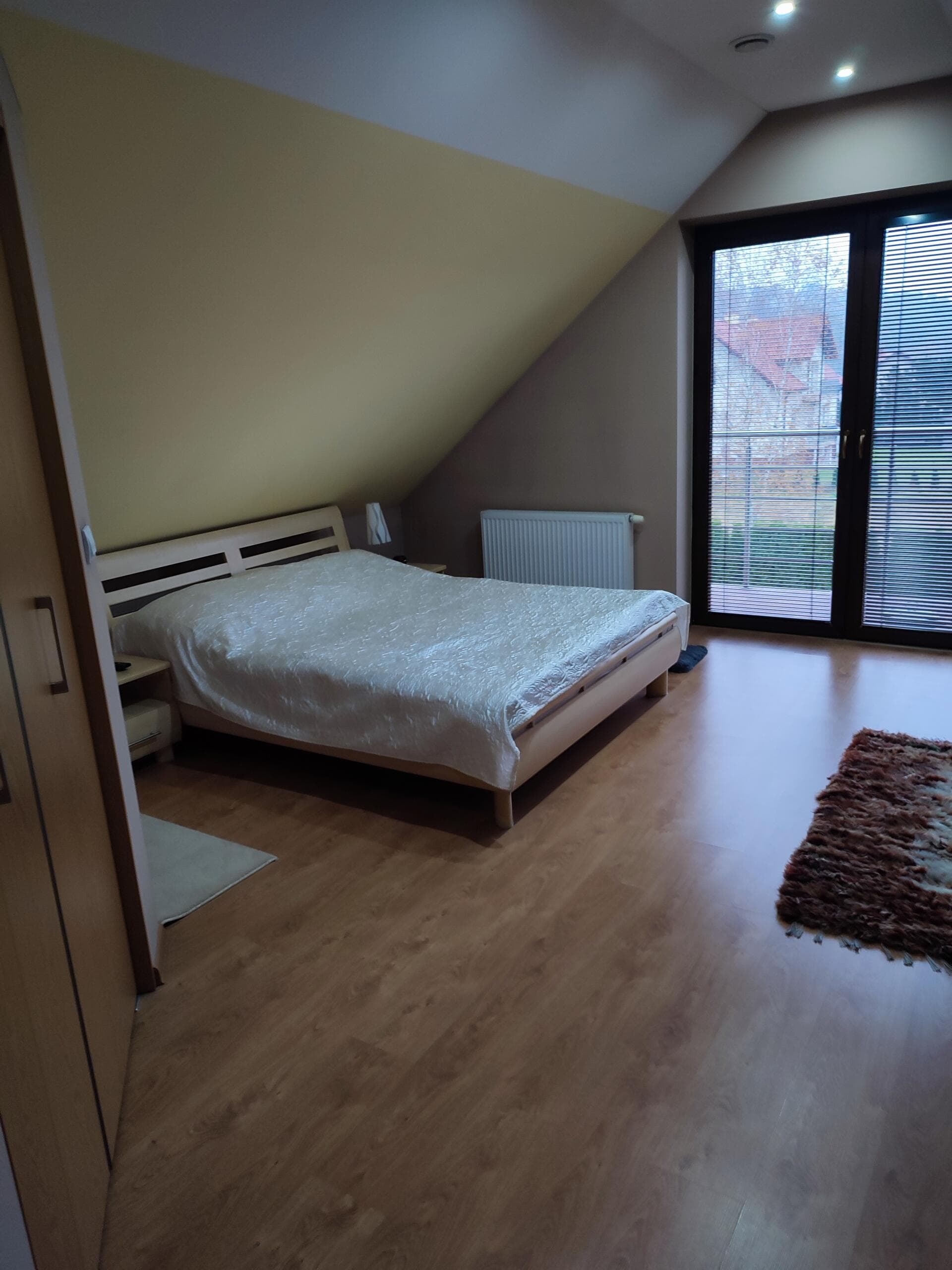 Dom wolnostojący wykończony i umeblowany (178m2 PU) Krzywaczka, działka 1200m2