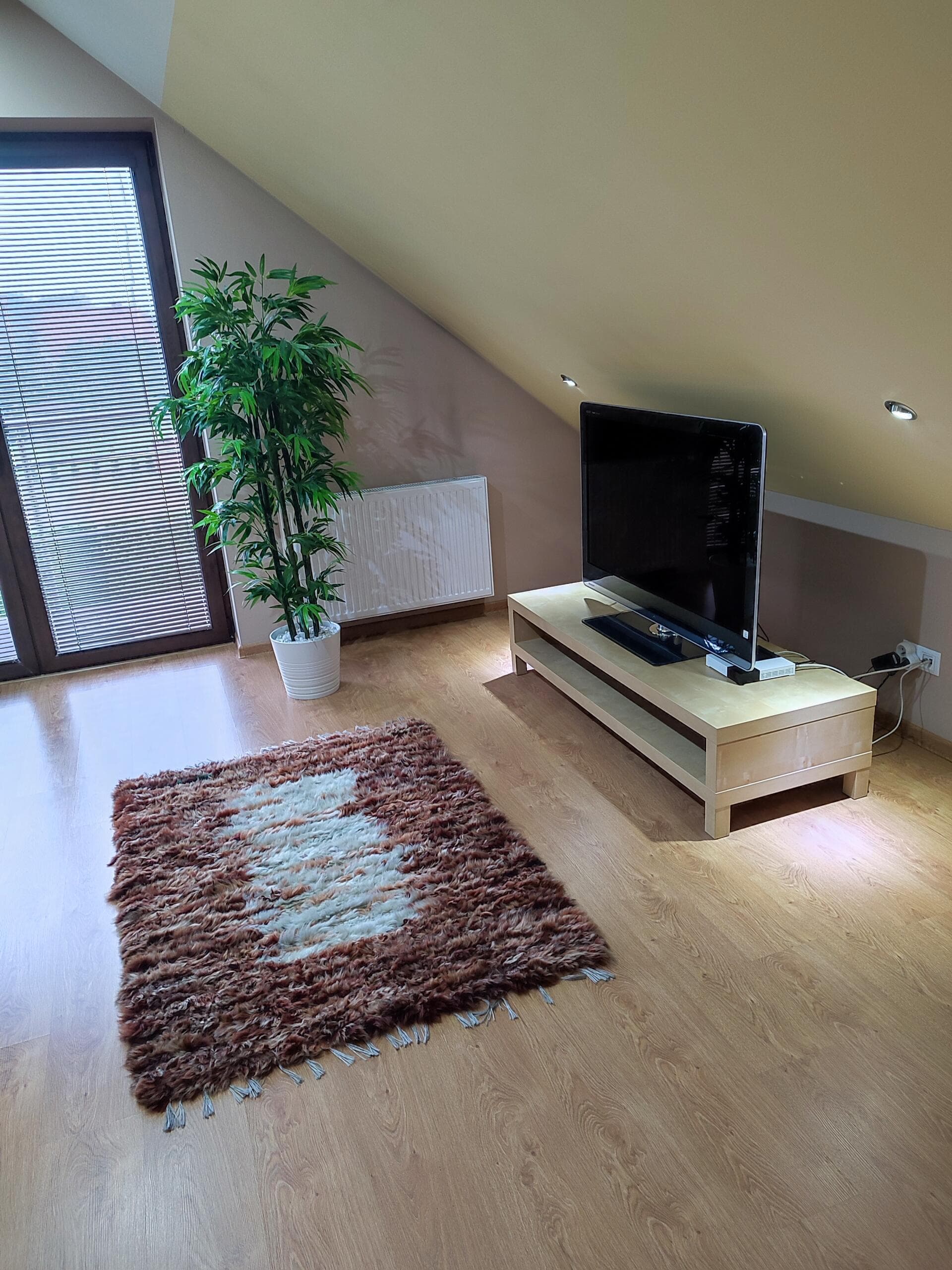 Dom wolnostojący wykończony i umeblowany (178m2 PU) Krzywaczka, działka 1200m2